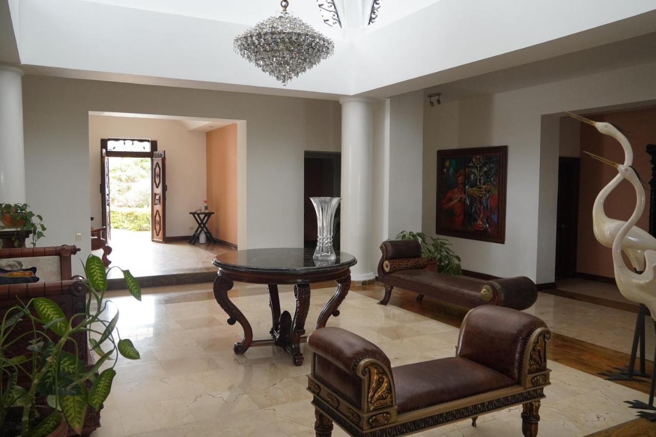 Hotel Boutique Villa Casuarinas Cali Exterior photo
